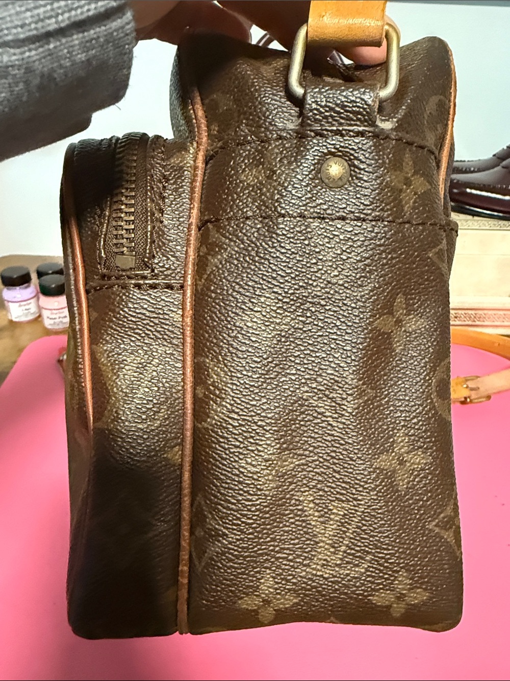 Louis Vuitton Monogram Canvas Vintage Reporter Bag - Picture 3 of 16